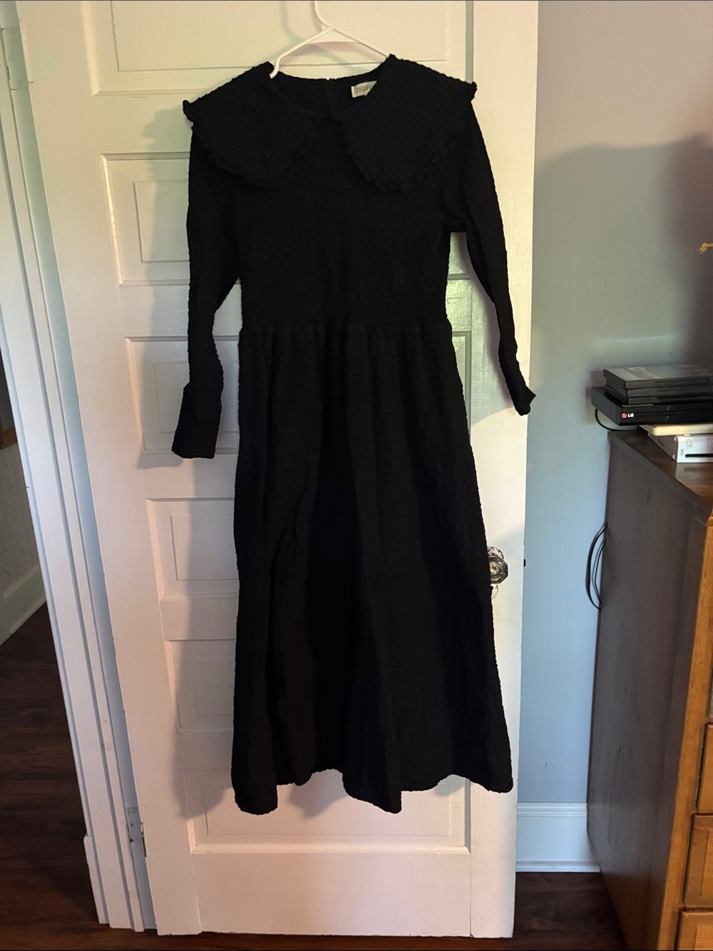 Ghospell Black Long-Sleeve Midi Dress with Peter Pan Collar